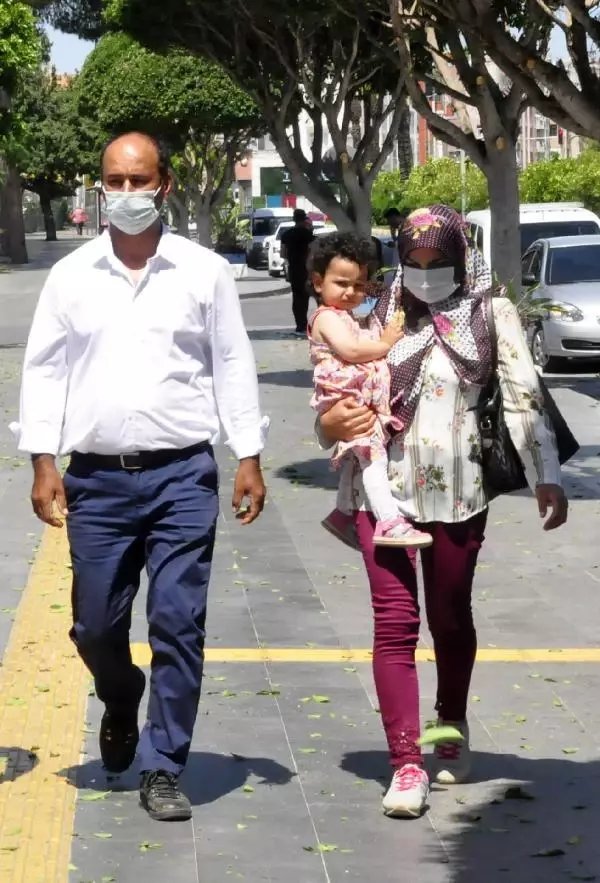 Şerife'yi evinde biber gazıyla etkisiz hale getirip, dövdüler