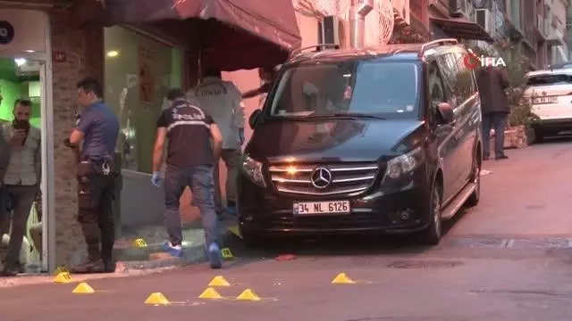 Şişli'de çocuğunu parka götürmek için sokağa çıkan baba silahlı saldırıda öldü Şişli'de çocuğunu parka götürmek için sokağa çıkan baba silahlı saldırıda öldü