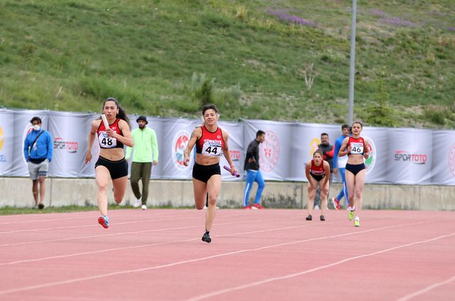 Sprint Relay Cup ile Balkan Bayrak Şampiyonası Erzurum'da başladı Sprint Relay Cup ile Balkan Bayrak Şampiyonası Erzurum'da başladı