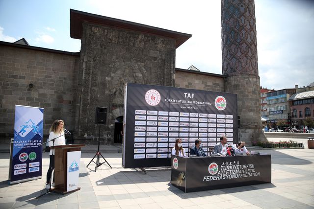 TAF Başkanı Fatih Çintimar: 'Bugün yine Türkiye rekorları çıkacak' TAF Başkanı Fatih Çintimar: 'Bugün yine Türkiye rekorları çıkacak'