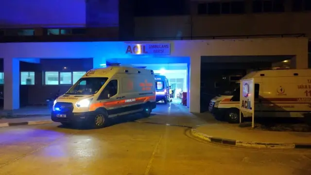Taklalar atan otomobil eve çarparak durabildi: 1 ölü, 1 yaralı