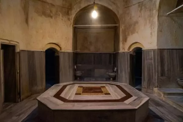 Kanuni Sultan Süleyman döneminde yapılan Horhor Hamamı, 29 milyon liraya satışa çıktı Kanuni Sultan Süleyman döneminde yapılan Horhor Hamamı, 29 milyon liraya satışa çıktı