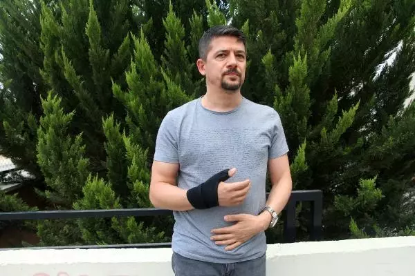 TRAFİKTE YOL VERME KAVGASINDA DOKTORA DAYAK TRAFİKTE YOL VERME KAVGASINDA DOKTORA DAYAK