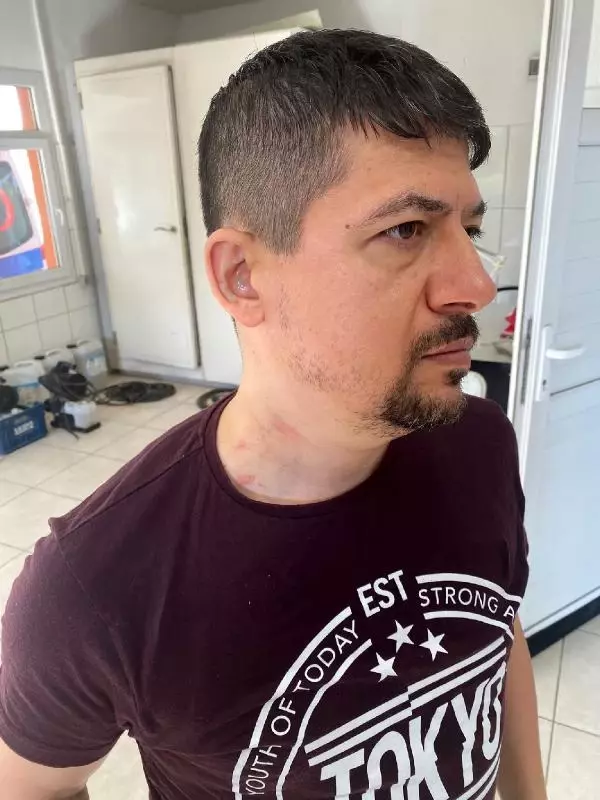 TRAFİKTE YOL VERME KAVGASINDA DOKTORA DAYAK TRAFİKTE YOL VERME KAVGASINDA DOKTORA DAYAK