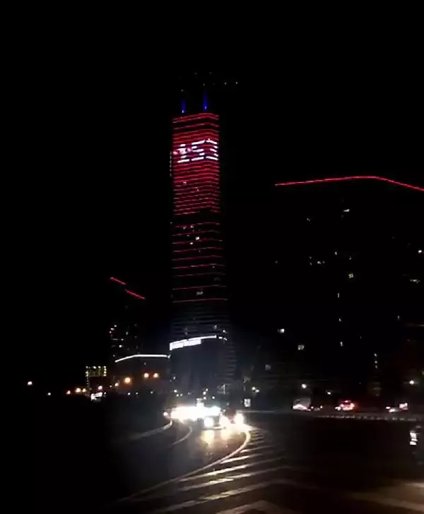 Türkiye'nin sembol yapıları kırmızı ışıkla aydınlandı