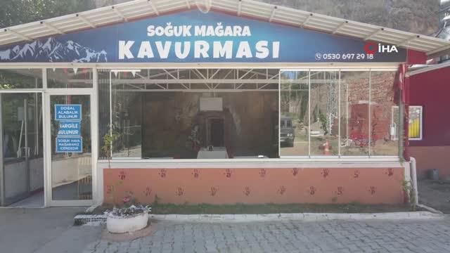 Uzunluğu 420 metre olan 'Soğuk Mağara'ya yemeğe değil, serinlemeye geliyorlar Uzunluğu 420 metre olan 'Soğuk Mağara'ya yemeğe değil, serinlemeye geliyorlar