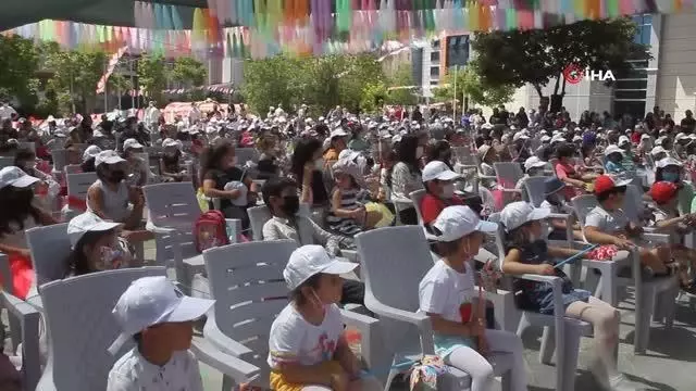 Vanlı çocukların tiyatro sevinci