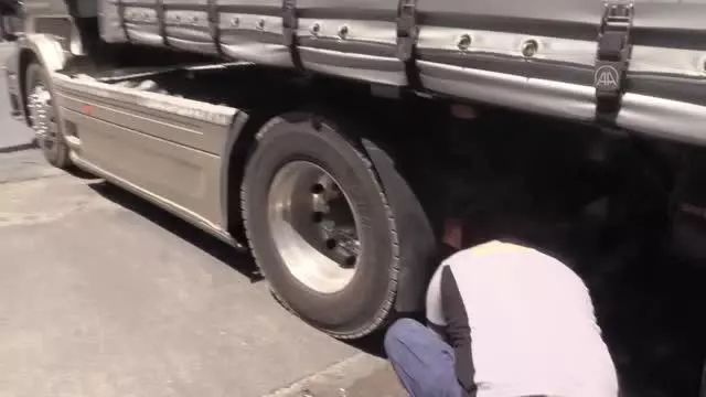 Yabancı plakalı tırın çamurluklarında 30 kilo 468 gram afyon sakızı ele geçirildi