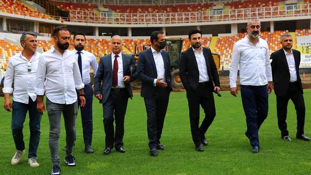 Yeni Malatya Stadyumu'nda çim zemin değişiyor