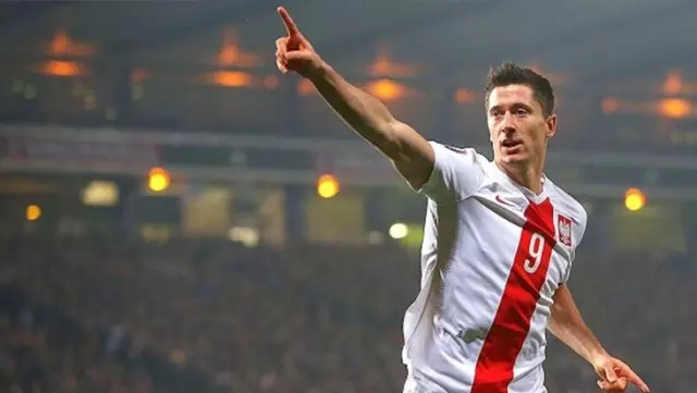 Yok artık Lewandowski! Metrelerce uzaktan arkadaşını avladığı şuta beğeni yağdı Yok artık Lewandowski! Metrelerce uzaktan arkadaşını avladığı şuta beğeni yağdı