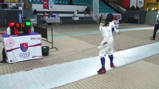 10,12 ve 14 Yaş Altı Eskrim Türkiye Şampiyonası sürüyor 10,12 ve 14 Yaş Altı Eskrim Türkiye Şampiyonası sürüyor