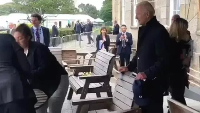 ABD Başkanı Biden, gazetecileri oturduğu masadan kovdurdu ABD Başkanı Biden, gazetecileri oturduğu masadan kovdurdu