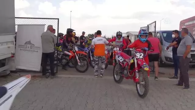 AFYONKARAHİSAR - Motokros şampiyonalarının final yarışları tamamlandı AFYONKARAHİSAR - Motokros şampiyonalarının final yarışları tamamlandı