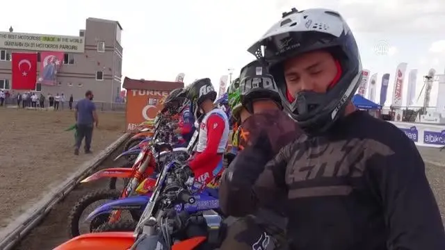 AFYONKARAHİSAR - Motokros şampiyonalarının final yarışları tamamlandı AFYONKARAHİSAR - Motokros şampiyonalarının final yarışları tamamlandı