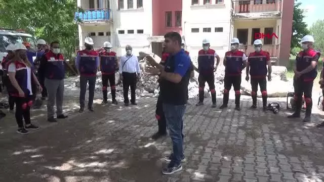 AĞRI 55 GÖNÜLLÜ ÖĞRETMENE AFAD'DAN ARAMA KURTARMA EĞİTİMİ AĞRI 55 GÖNÜLLÜ ÖĞRETMENE AFAD'DAN ARAMA KURTARMA EĞİTİMİ