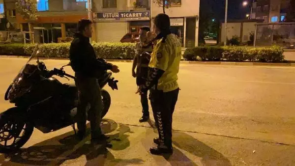 Son dakika haber! BURSA-ALKOLLÜ MOTOSİKLET SÜRÜCÜSÜ POLİSLERİ ÇİLEDEN ÇIKARDI