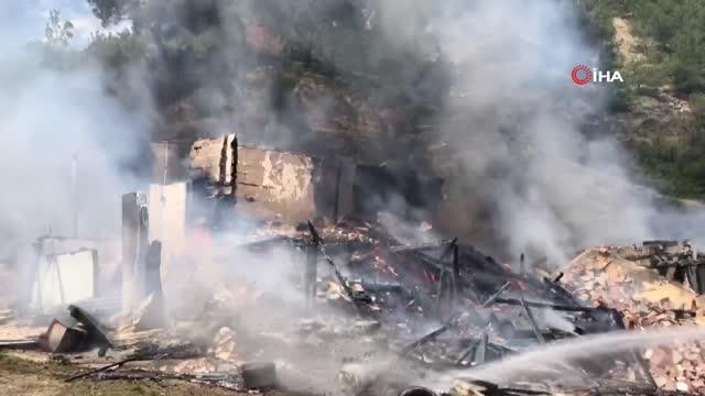 Amasya'da yangın.. Ev kullanılamaz hale geldi