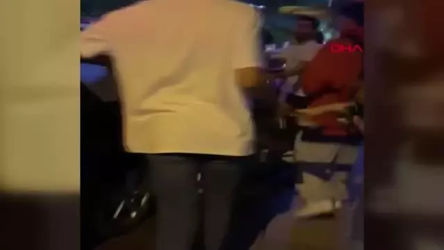 Son dakika haberleri! ANKARA'DA ŞİŞELİ VE YUMRUKLU KAVGA KAMERADA Son dakika haberleri! ANKARA'DA ŞİŞELİ VE YUMRUKLU KAVGA KAMERADA