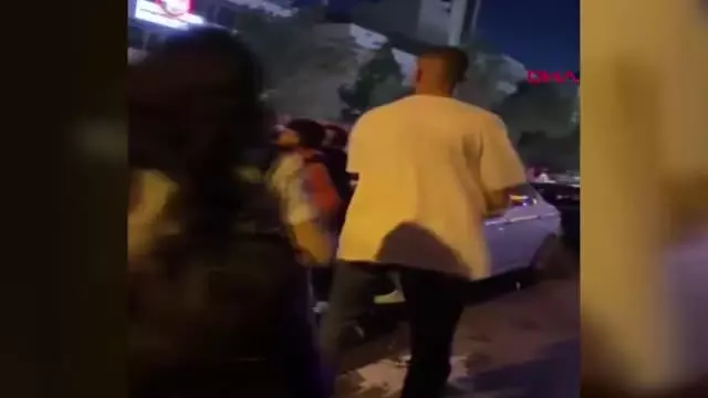 Son dakika haberleri! ANKARA'DA ŞİŞELİ VE YUMRUKLU KAVGA KAMERADA