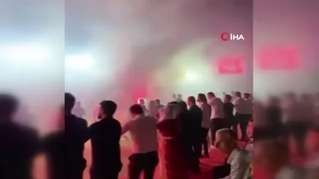 Son dakika haberleri! Antalya'da korona halayı kamerada Son dakika haberleri! Antalya'da korona halayı kamerada