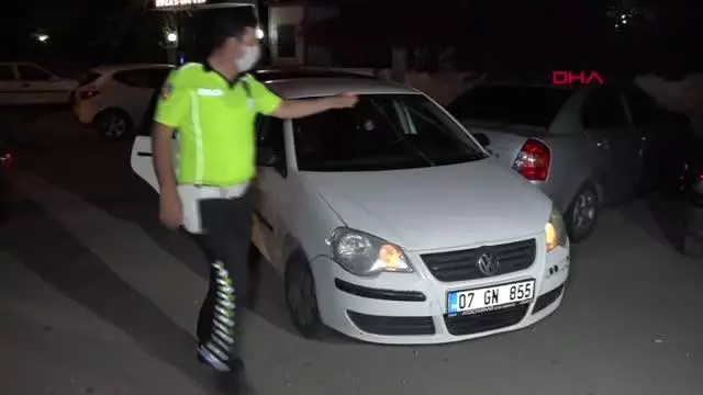 ANTALYA-?DUR? İHTARINA UYMAYIP 2 OTOMOBİLE ÇARPAN GENCE BABASI TEPKİ GÖSTERDİ ANTALYA-?DUR? İHTARINA UYMAYIP 2 OTOMOBİLE ÇARPAN GENCE BABASI TEPKİ GÖSTERDİ