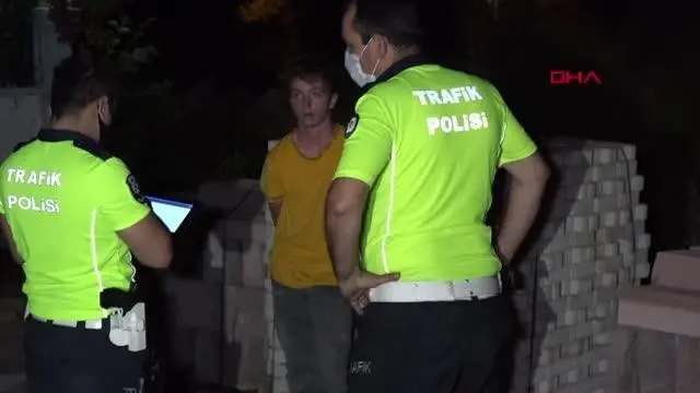 ANTALYA-?DUR? İHTARINA UYMAYIP 2 OTOMOBİLE ÇARPAN GENCE BABASI TEPKİ GÖSTERDİ ANTALYA-?DUR? İHTARINA UYMAYIP 2 OTOMOBİLE ÇARPAN GENCE BABASI TEPKİ GÖSTERDİ