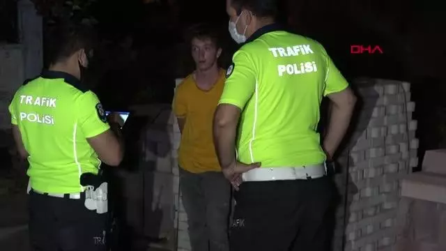 ANTALYA-?DUR? İHTARINA UYMAYIP 2 OTOMOBİLE ÇARPAN GENCE BABASI TEPKİ GÖSTERDİ ANTALYA-?DUR? İHTARINA UYMAYIP 2 OTOMOBİLE ÇARPAN GENCE BABASI TEPKİ GÖSTERDİ