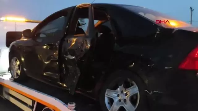 Son dakika haberleri: BURDUR KAMYONETLE OTOMOBİL ÇARPIŞTI: 3'Ü ÇOCUK 7 YARALI