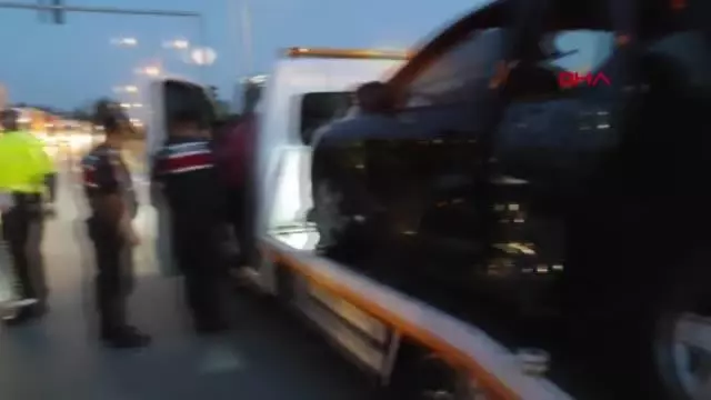 Son dakika haberleri: BURDUR KAMYONETLE OTOMOBİL ÇARPIŞTI: 3'Ü ÇOCUK 7 YARALI