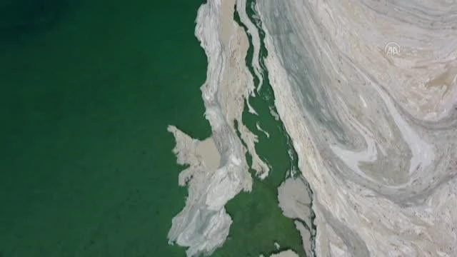 Çanakkale Boğazı'ndaki müsilaj yoğunluğu havadan görüntülendi
