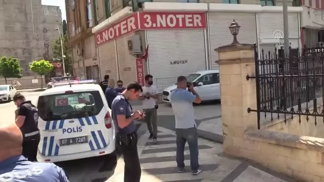 Son dakika! Ev arkadaşının silahla yaraladığı kişi hastaneye kaldırıldı Son dakika! Ev arkadaşının silahla yaraladığı kişi hastaneye kaldırıldı