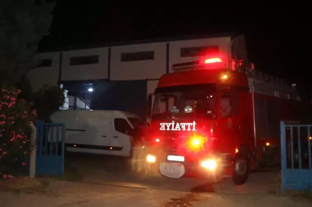 Fabrikadan sızan kimyasal madde gökyüzünü turuncuya boyadı