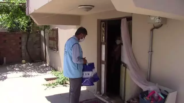 İhtiyaç sahibi 150 kişiye kıyafet yardımı yapıldı İhtiyaç sahibi 150 kişiye kıyafet yardımı yapıldı