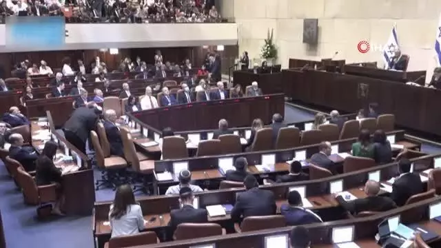 İsrail'de 12 yıllık Netanyahu dönemi sona erdiİsrail'in yeni Başbakanı Naftali Bennett oldu İsrail'de 12 yıllık Netanyahu dönemi sona erdiİsrail'in yeni Başbakanı Naftali Bennett oldu