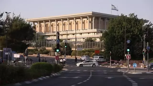 İsrail'de Netanyahu karşıtı koalisyonun güven oylamasının yapılacağı Meclis oturumu devam ediyor (2) İsrail'de Netanyahu karşıtı koalisyonun güven oylamasının yapılacağı Meclis oturumu devam ediyor (2)