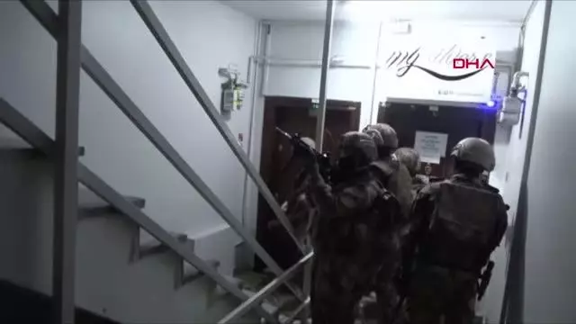 Son dakika haberleri | İSTANBUL'DA DEAŞ OPERASYONU: 14 GÖZALTI Son dakika haberleri | İSTANBUL'DA DEAŞ OPERASYONU: 14 GÖZALTI
