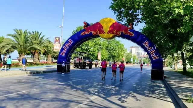 Kadıköy'de 'Amazfit Cadde 10K Koşusu' düzenlendi (2) Kadıköy'de 'Amazfit Cadde 10K Koşusu' düzenlendi (2)