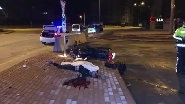 Kaldırıma çarpan motosikletin sürücüsü hayatını kaybetti Kaldırıma çarpan motosikletin sürücüsü hayatını kaybetti