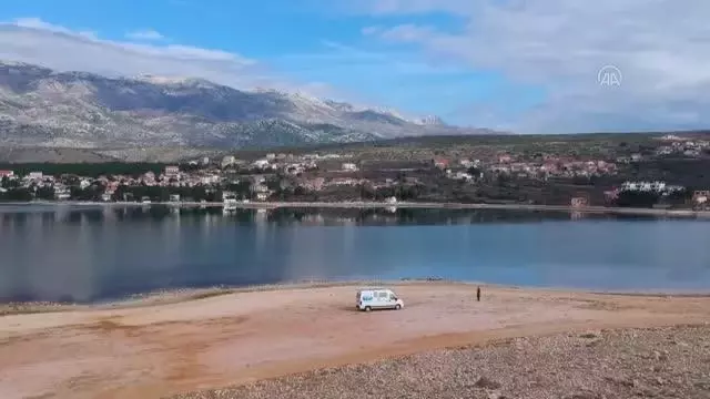Karavanda yaşayan İngiliz çift, salgın sürecini, güvenli buldukları Türkiye'de geçiriyor Karavanda yaşayan İngiliz çift, salgın sürecini, güvenli buldukları Türkiye'de geçiriyor