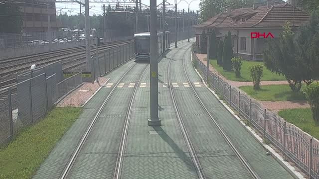 kocaeli tramvayi durdurup kaplumbagayi yolun 14197987 o