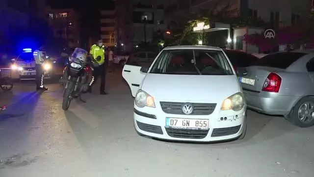 Kovalamaca sonucu yakalanan ehliyetsiz sürücüye yaklaşık 10 bin lira ceza kesildi Kovalamaca sonucu yakalanan ehliyetsiz sürücüye yaklaşık 10 bin lira ceza kesildi