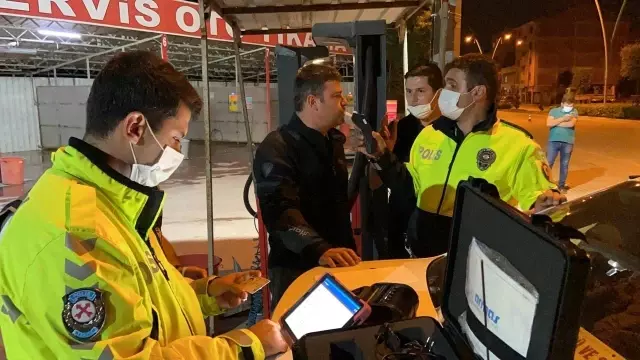 Son dakika haberi... Polis ekipleri alkollü sürücüye dakikalarca dil döktü
