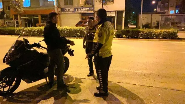 Son dakika haberi... Polis ekipleri alkollü sürücüye dakikalarca dil döktü