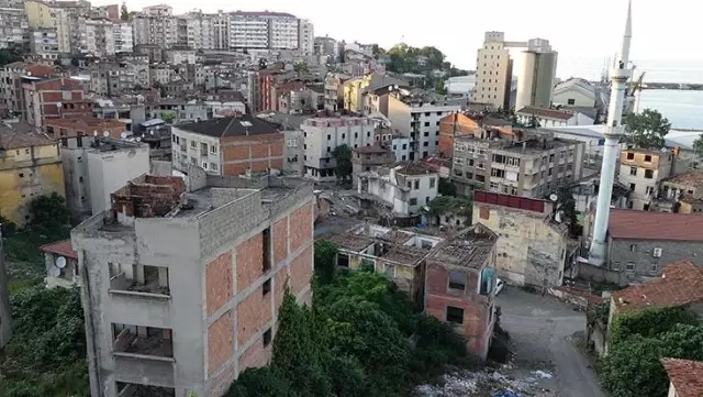 Seçimi kazansa da, 180 günlük oturma şartını 2 günle ihlal edince muhtarlıktan oldu Seçimi kazansa da, 180 günlük oturma şartını 2 günle ihlal edince muhtarlıktan oldu