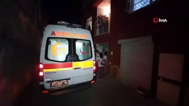 Üvey oğlu tarafından sırtından ve bacağından bıçaklandı Üvey oğlu tarafından sırtından ve bacağından bıçaklandı
