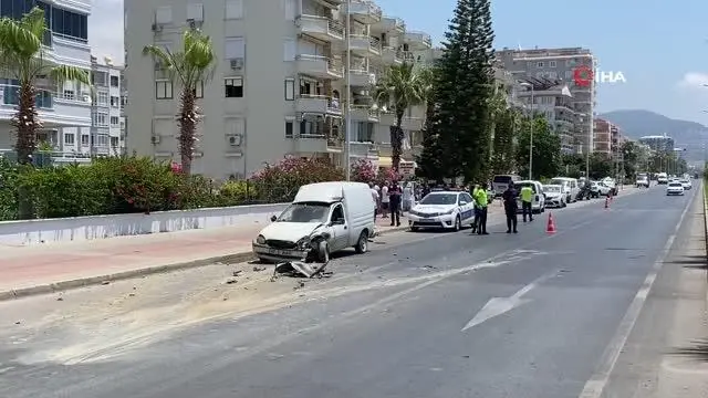 Yaya geçidinde hafif ticari aracın çarptığı bisikletli genç kız hayatını kaybetti Yaya geçidinde hafif ticari aracın çarptığı bisikletli genç kız hayatını kaybetti