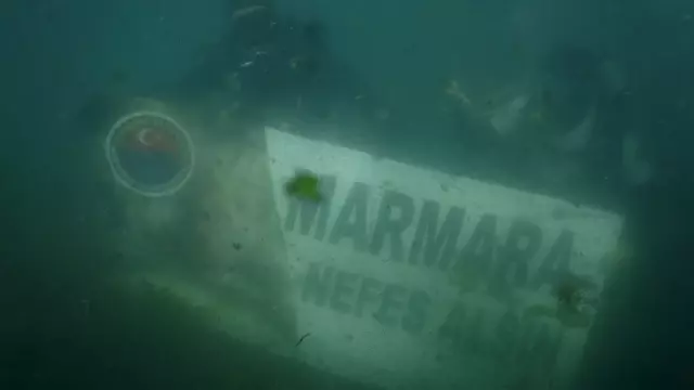 15 metre derinden Marmara Denizi için haykırdılar 15 metre derinden Marmara Denizi için haykırdılar