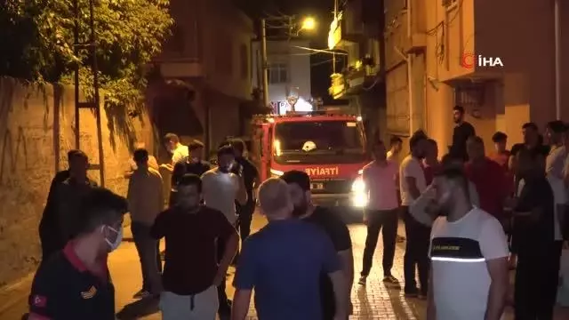 Adana'da park halindeki otomobil kundaklandı Adana'da park halindeki otomobil kundaklandı