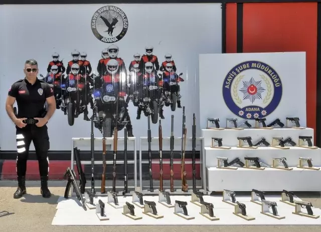 Adana'da yapılan uygulamada çeşitli suçlardan aranan 326 kişi yakalandı