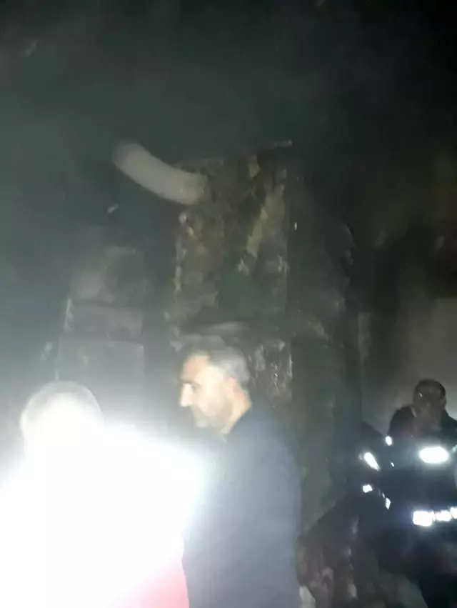 Ağrı'da çıkan yangın söndürüldü Ağrı'da çıkan yangın söndürüldü